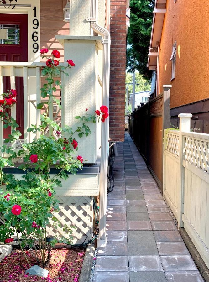 Private Guest 10mins To Downtown - King Bed - Bathtub - Free Parking Homestay