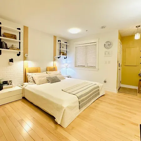 Private Guest Suite 10Mins To Downtown - King Bed - Bathtub - Free Parking Vancouver Exterior photo